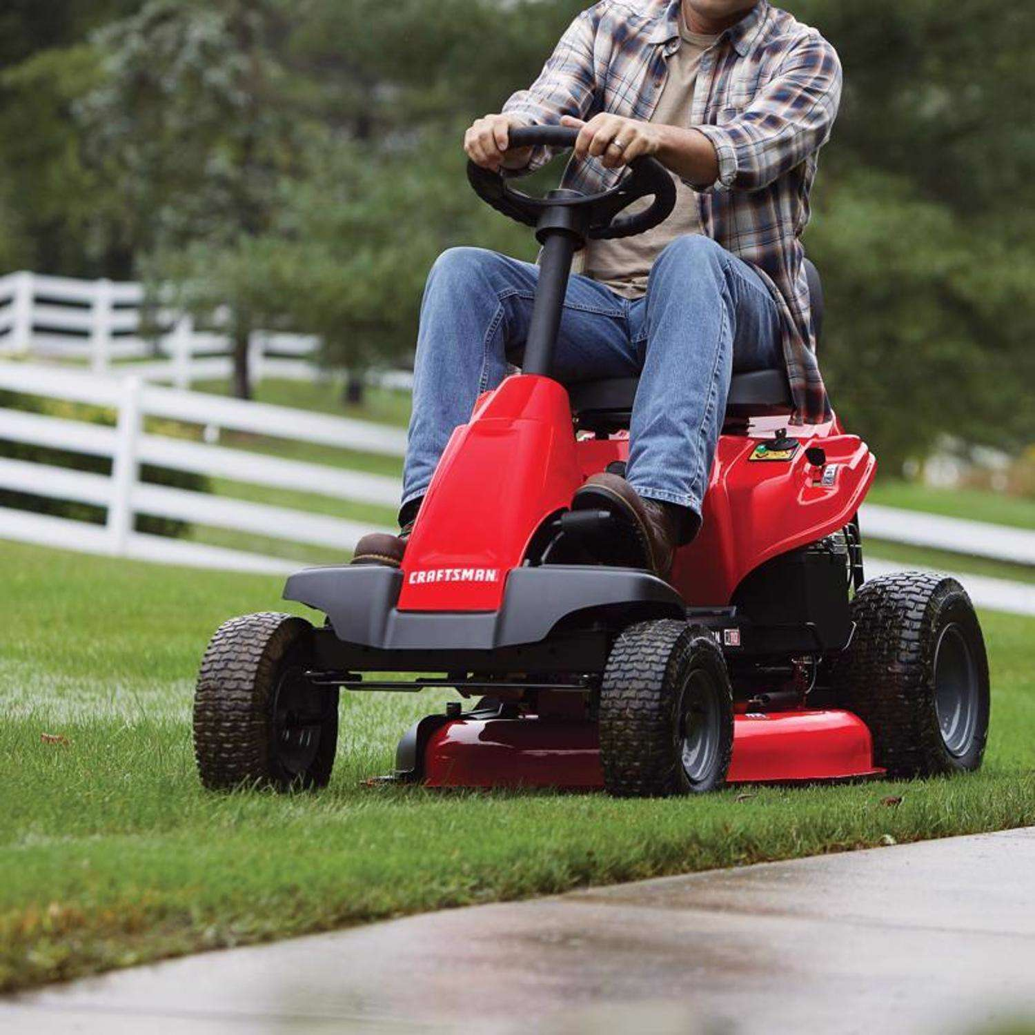 Craftsman CMXGNAM2110701 30 in. 344 cc gear gas riding mower - Image 5